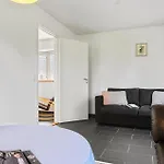 בית נופש 1 Bedroom Amazing In אוטרופ