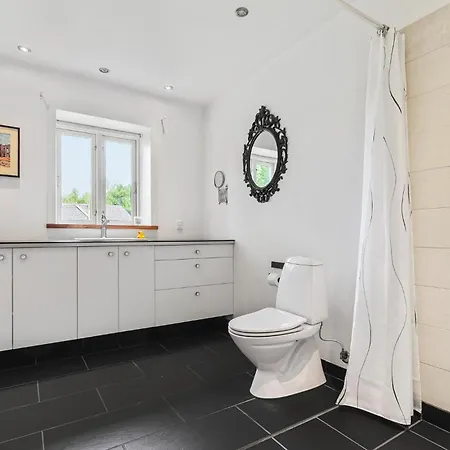 1 Bedroom Amazing In Ferienhaus