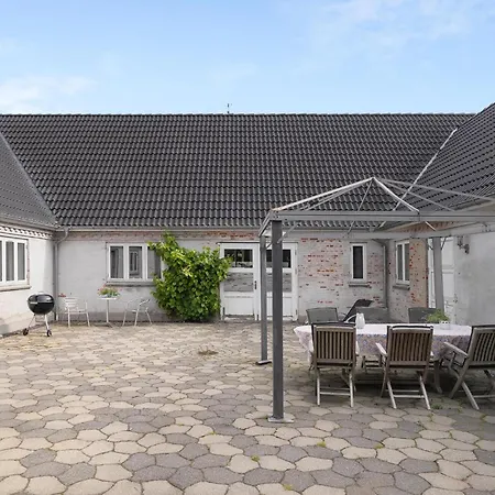 1 Bedroom Amazing In Hébergement de vacances